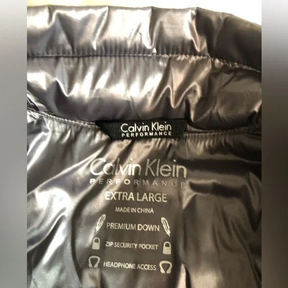 Calvin Klein Performance Vest. New without Tags - Picture 6 of 10